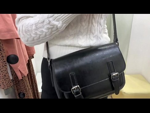 ❤️ Masturbarea în public a tinerei târfe FeralBerry cu un dildo în cabina de probă ️  at ro.fuxporn-com.ru ❌️❤